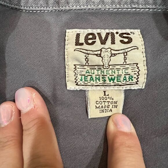 Mens Levi’s shirt   - Picture 2 of 2